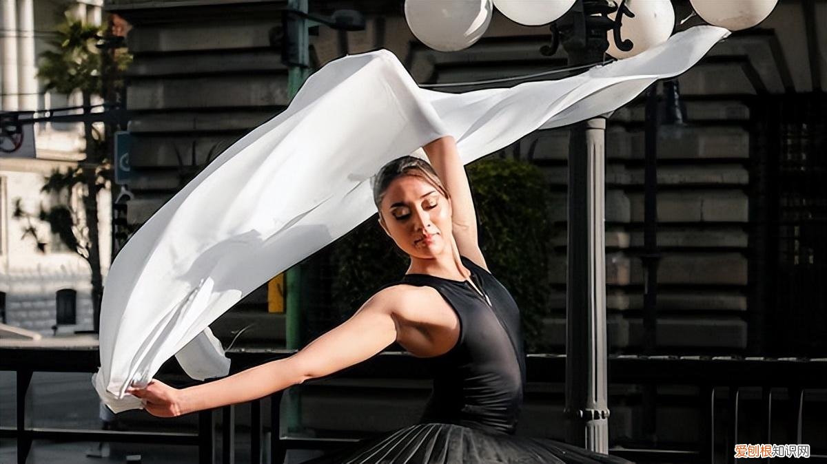 华尔兹圆舞曲起源于哪个国家圆舞曲的浪漫风情,太享受)