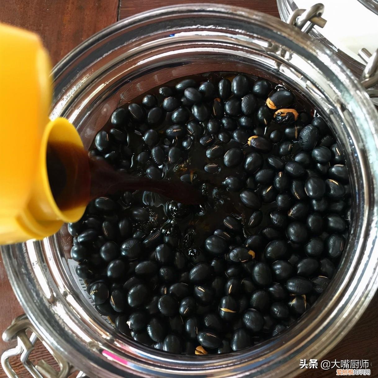 醋泡黑豆的吃法及功效