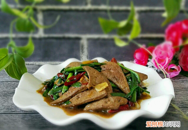 干炒花菜做法，炒花菜时用焯水吗