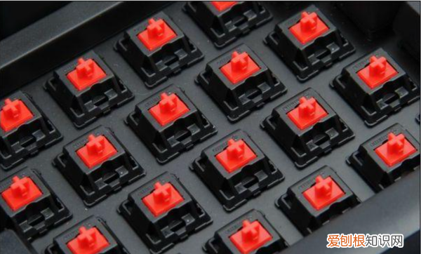 打lol职业选手用什么轴，lol职业选手用的键盘是什么轴