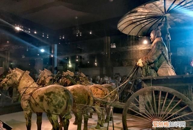 青铜之冠指的是什么青铜器，青铜之冠是什么文物青铜马车