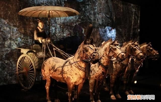 青铜之冠指的是什么青铜器，青铜之冠是什么文物青铜马车