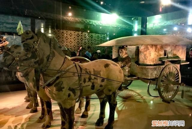 青铜之冠指的是什么青铜器，青铜之冠是什么文物青铜马车