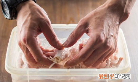 柠檬无骨鸡爪的制作方法，怎么制作美味好吃的无骨柠檬鸡爪