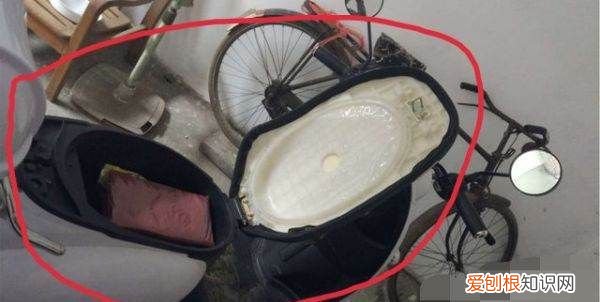 电动车怎么开坐垫盖,电动车坐垫怎么打开