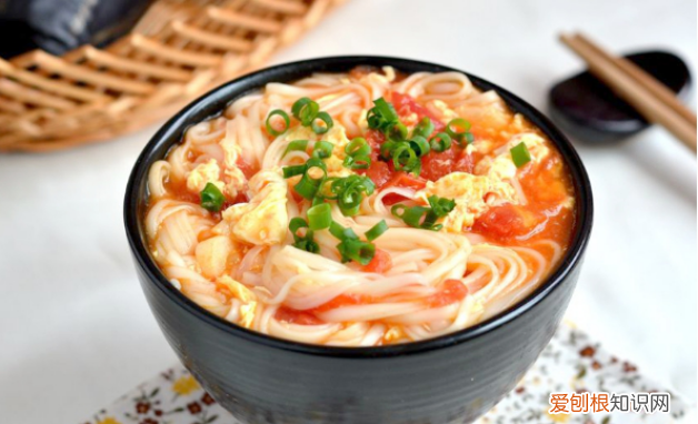 凉拌莴笋丝黄瓜的做法大全家常,莴苣焖排骨