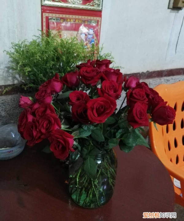 花为什么要醒,醒花的时候要不要放保鲜剂 醒花用深水还是浅水