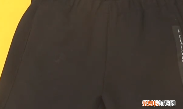 衣服图案胶印怎么去除,怎样才能去除衣服上的油渍