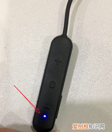 蓝牙耳机要怎么连接，蓝牙耳机咋才能连手机