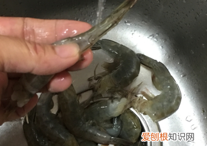 虾如何快速去除视频，如何去除虾线的简单经验方法