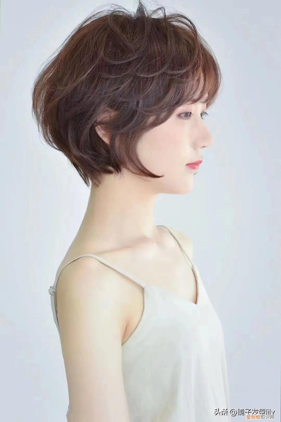 流行短发女