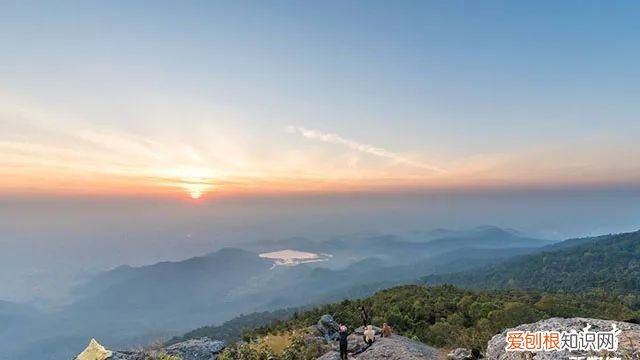 说透亲情的10个句子感人肺腑