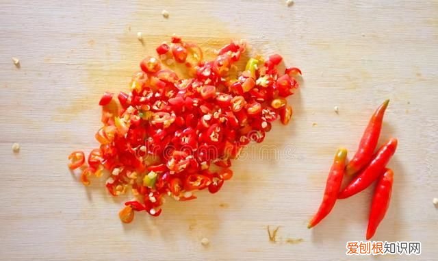 什么是剁椒呢 剁椒和泡椒有什么区别呢图片