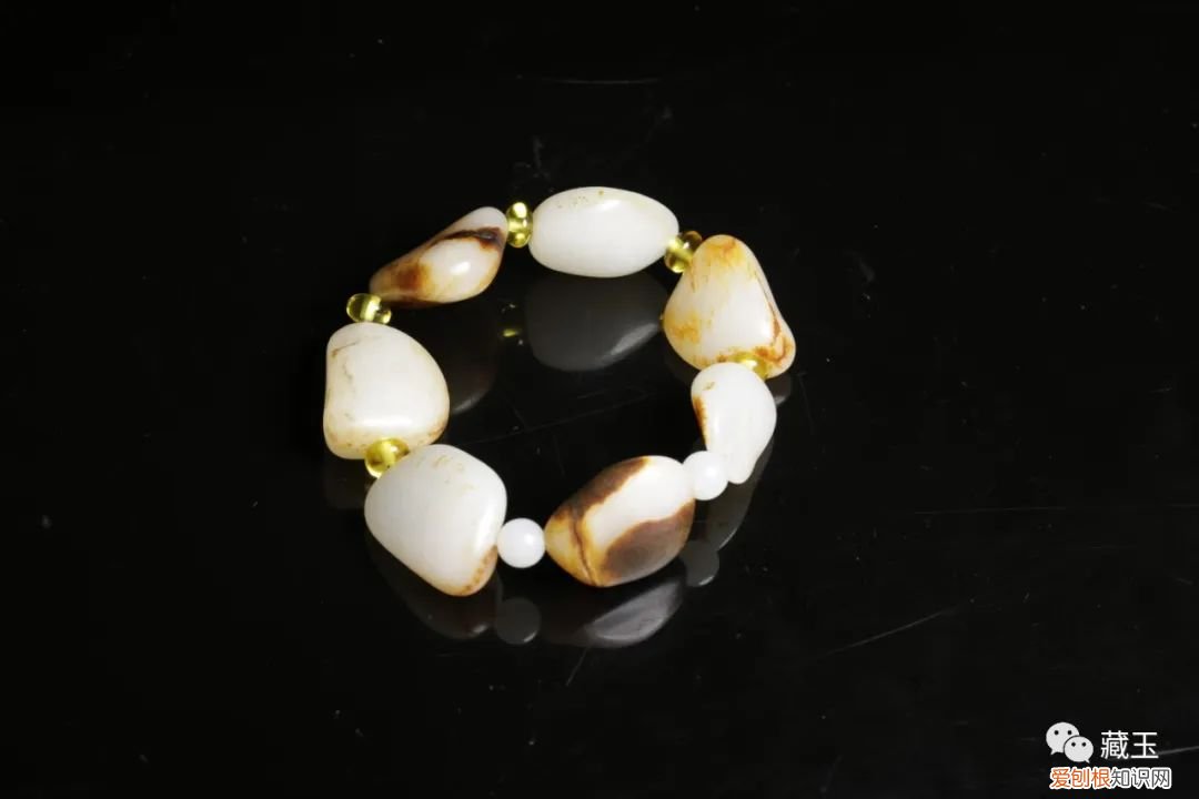 玉手链戴左手还是右手