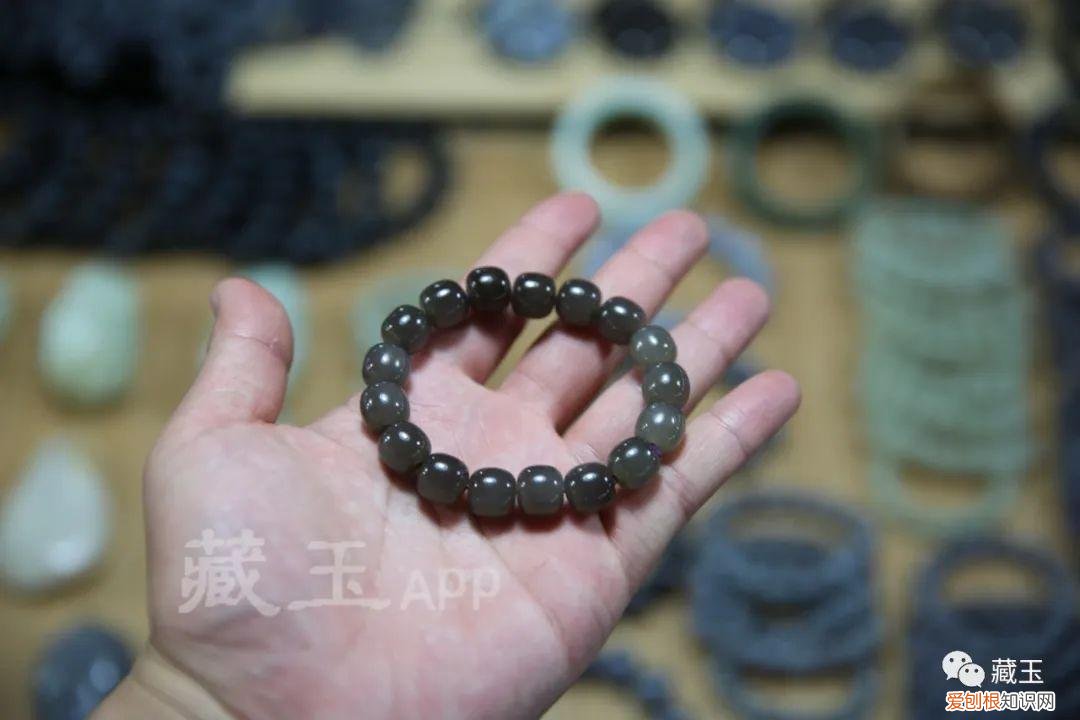 玉手链戴左手还是右手