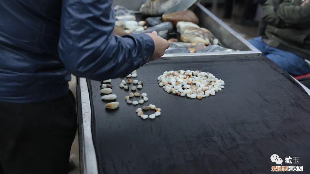 玉手链戴左手还是右手