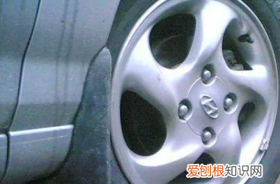 汽车车胎如何放气，轮胎放气怎么放几秒