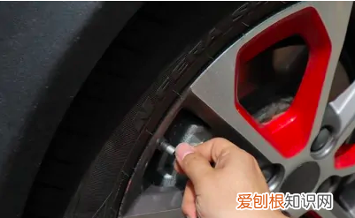 汽车车胎如何放气，轮胎放气怎么放几秒