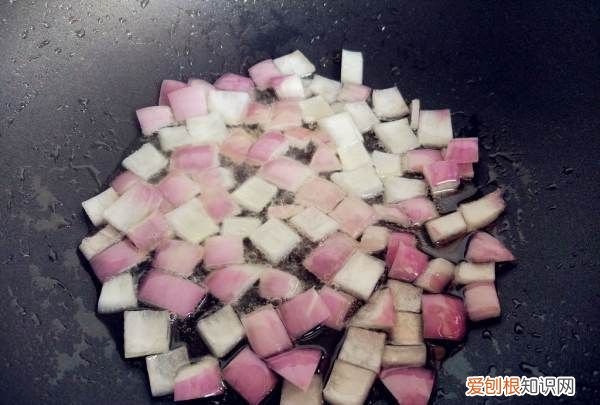 炖牛排的做法，西红柿炖牛肉怎么做