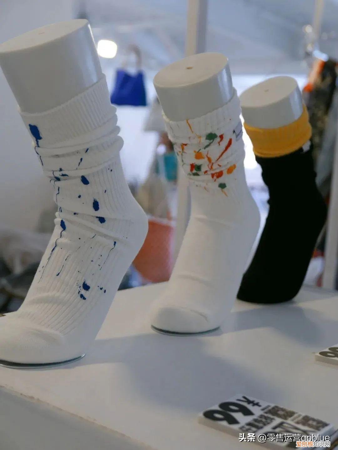 这些年轻人追捧的袜子品牌,能有多好卖?