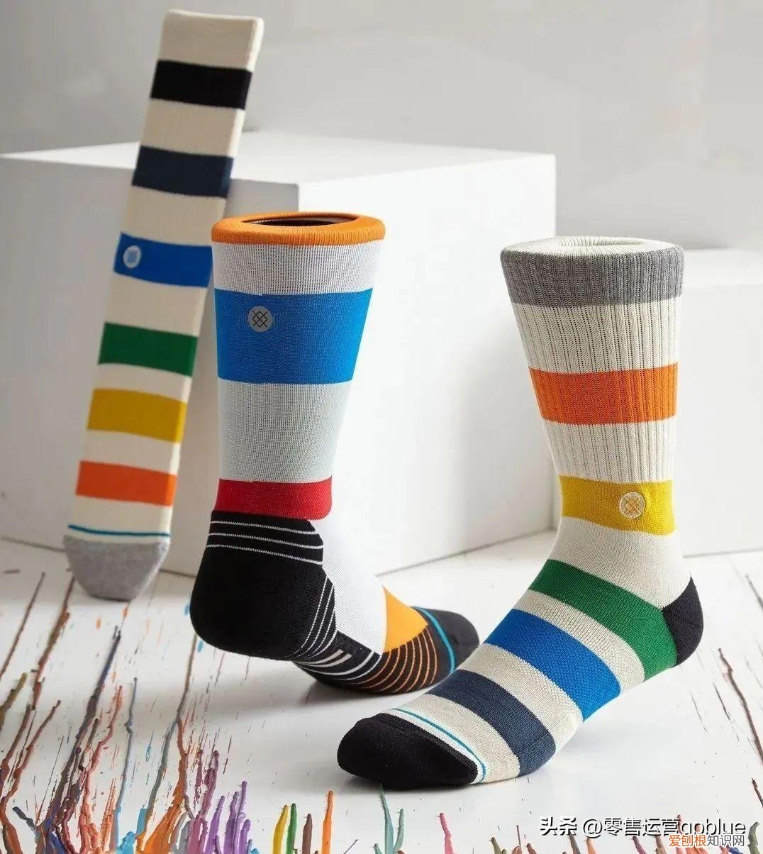 这些年轻人追捧的袜子品牌，能有多好卖？