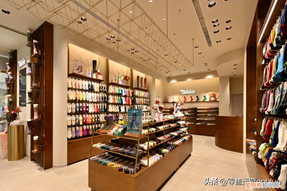 这些年轻人追捧的袜子品牌，能有多好卖？