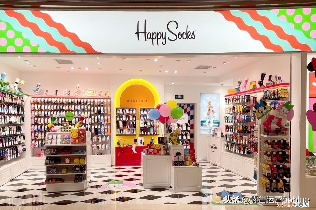 这些年轻人追捧的袜子品牌，能有多好卖？