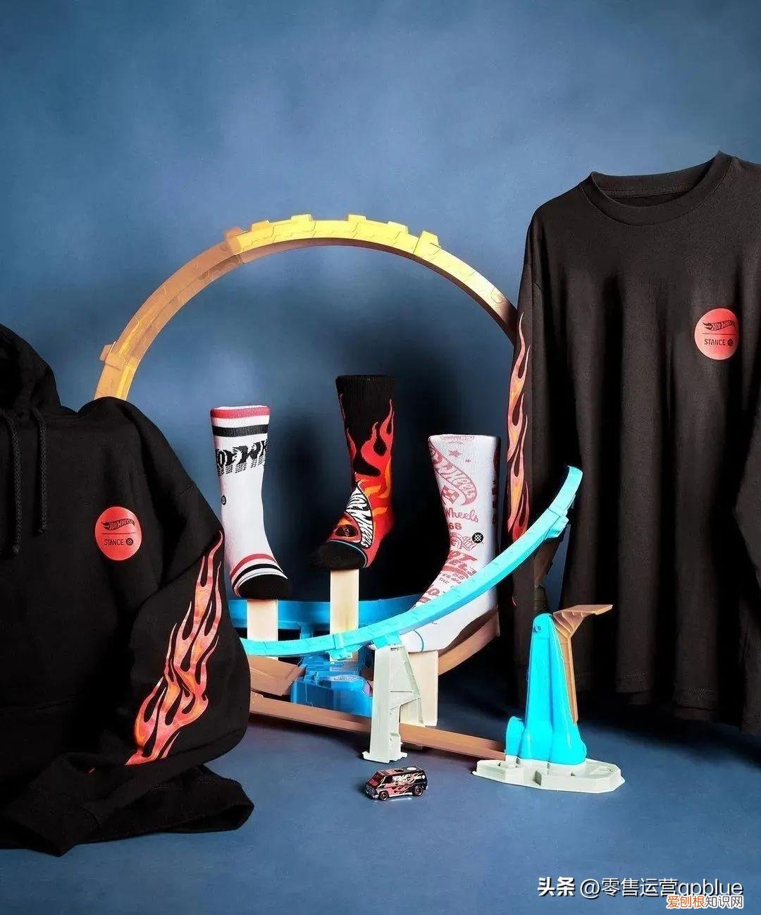 这些年轻人追捧的袜子品牌，能有多好卖？