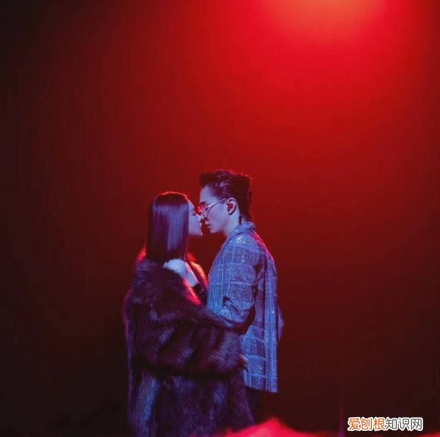 戚薇与李承铉最新甜蜜照