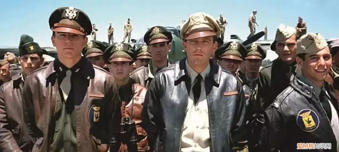 明星总统都爱穿的破烂棉袄,原型竟是美国军服