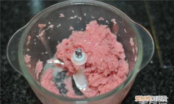 猪肉莲藕丸子的做法窍门，莲藕肉丸子的做法详细教程