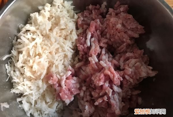 猪肉莲藕丸子的做法窍门,莲藕肉丸子的做法详细教程