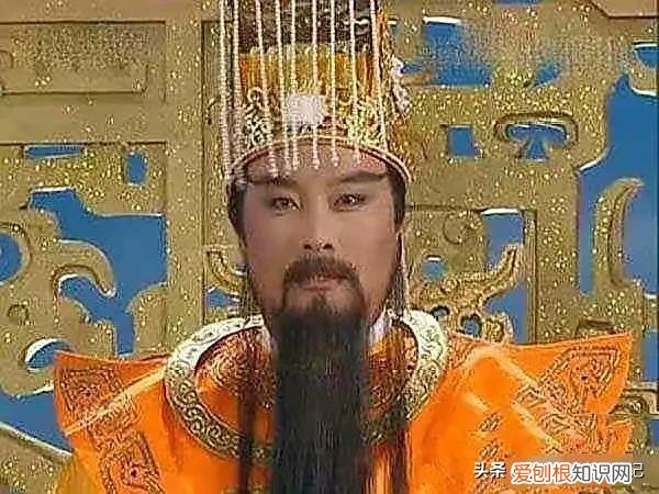 弥勒佛祖激罕化身菩提老祖，笑咪咪地成为三界唯一平衡器