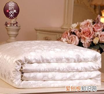 2斤蚕丝被适合多少度,六斤的被子适合多少度