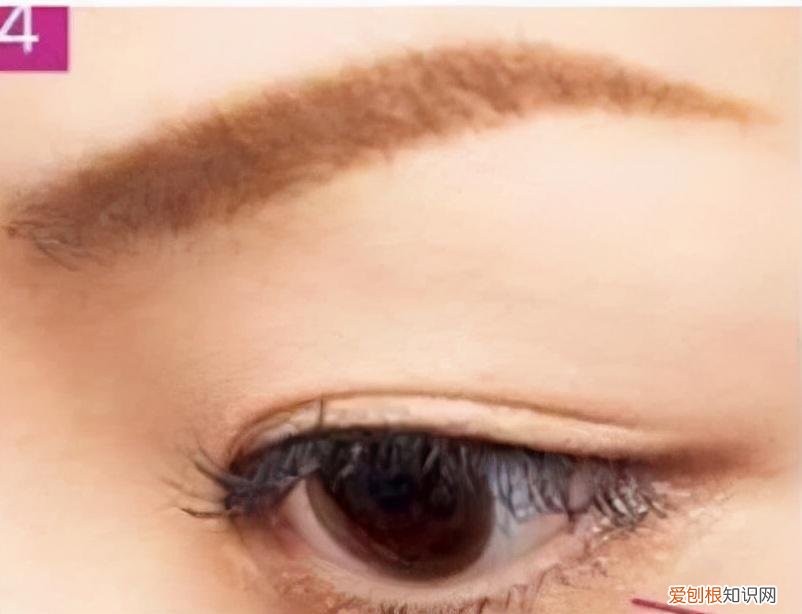 睫毛膏怎么用不会晕染?
