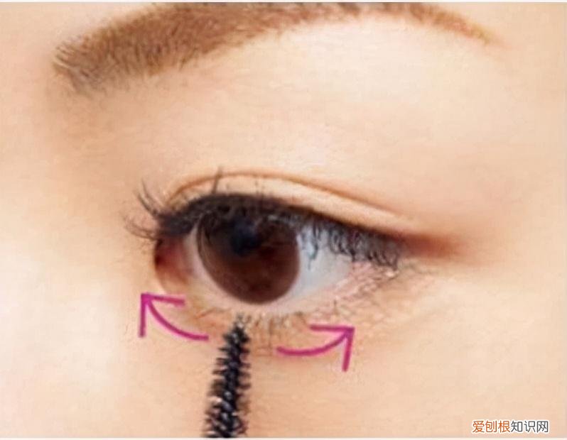 睫毛膏怎么用不会晕染?