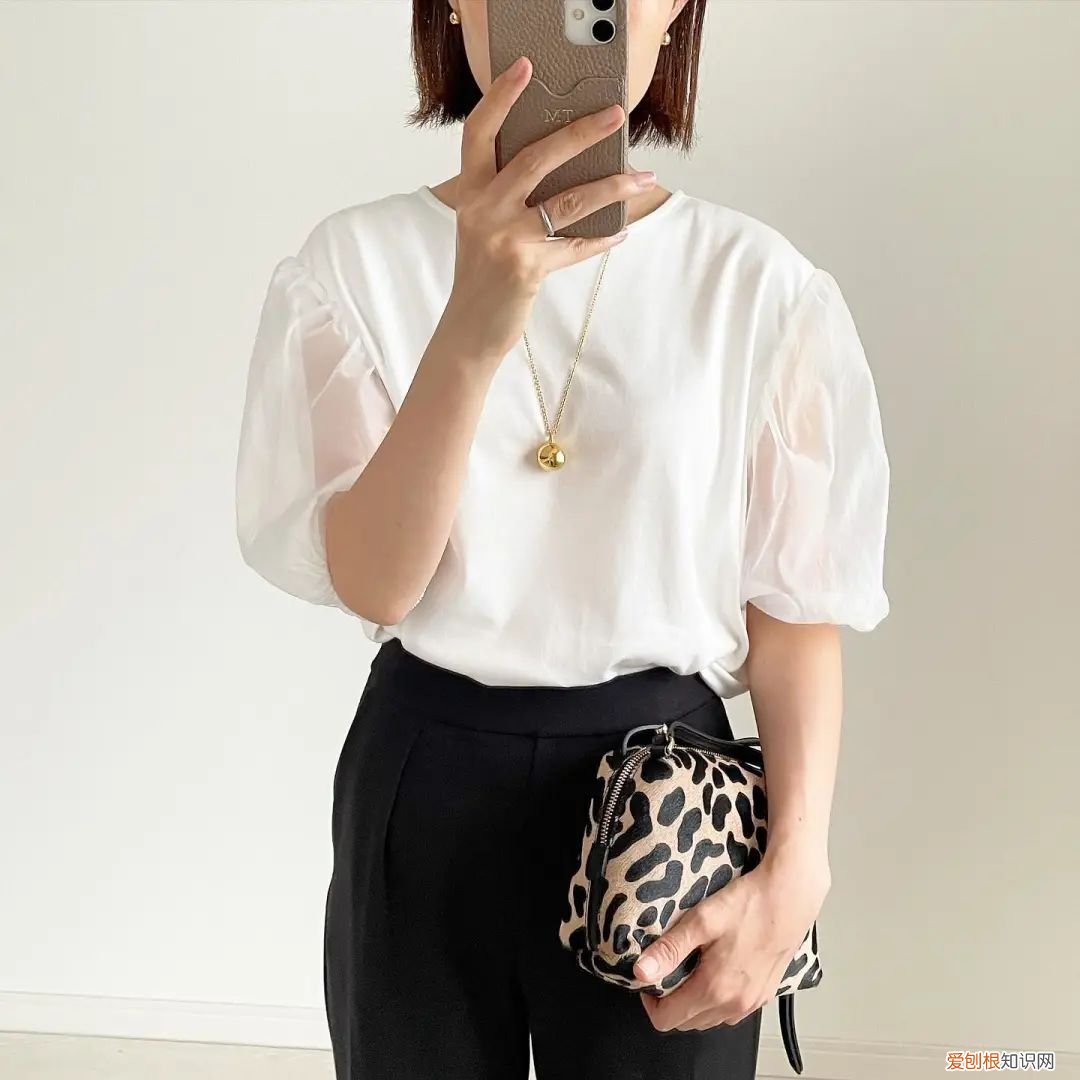 散发野性味道的豹纹包包