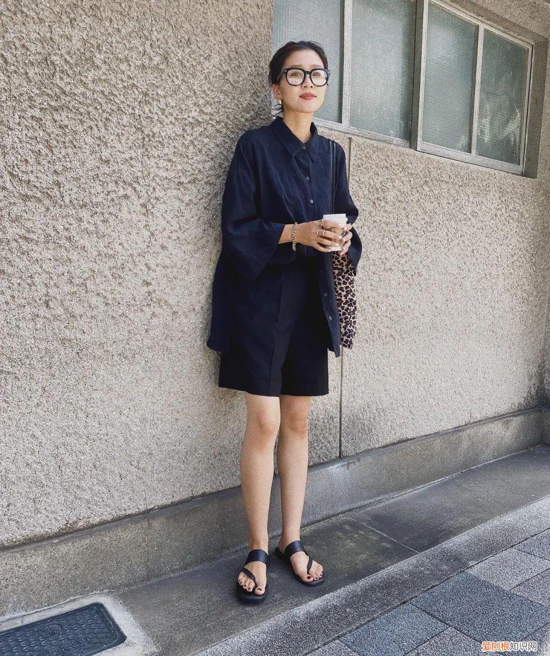 散发野性味道的豹纹包包