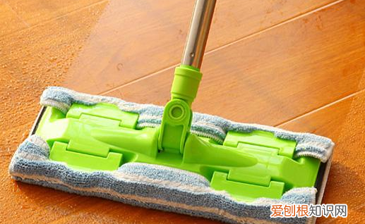 拖把怎么安装视频，如何安装微湿喷雾拖把