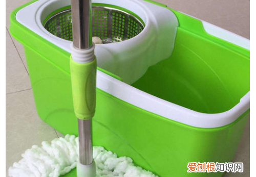 拖把怎么安装视频，如何安装微湿喷雾拖把