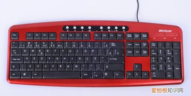 电脑键盘如何切换大小写，电脑键盘怎么转换英文大小写