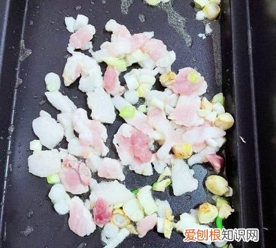 炒什么酸菜比较下饭 酸菜怎么炒下饭