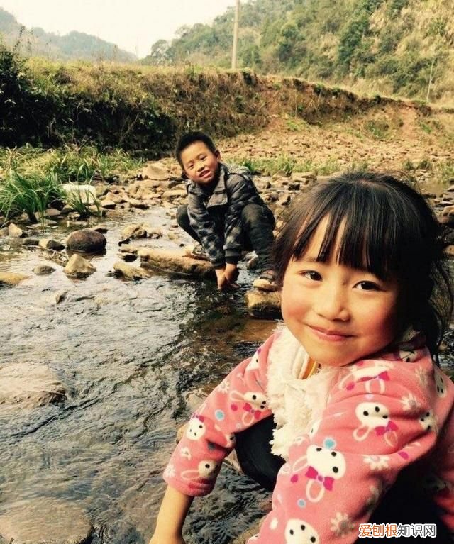 你们如何看待 社会我丽姐 呢?喜欢还是讨厌呢英语