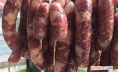 如何做炸香肠，自己做香肠的调料配方比例