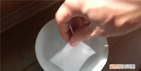 彩铅可以用橡皮擦擦掉，如何去除纸上的彩色铅笔印记痕迹