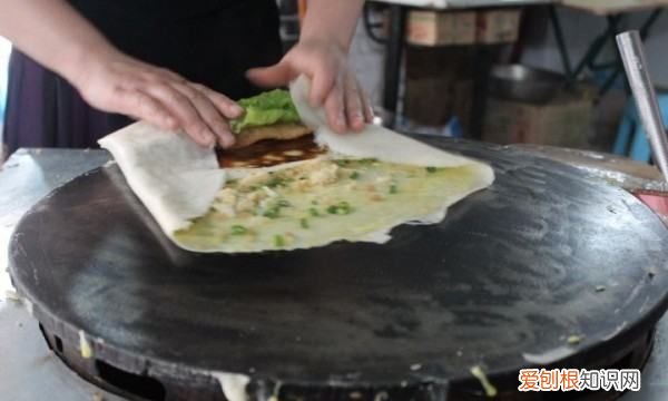 山东卷饼的做法,煎饼卷大葱的做法,样子,味道