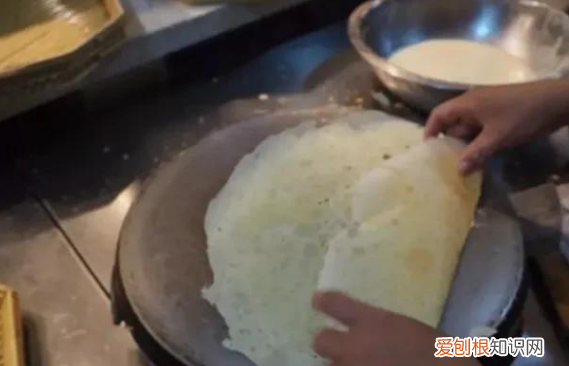 山东卷饼的做法,煎饼卷大葱的做法,样子,味道