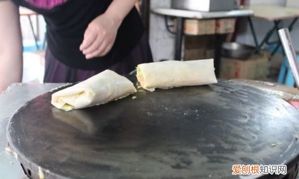 山东卷饼的做法,煎饼卷大葱的做法,样子,味道