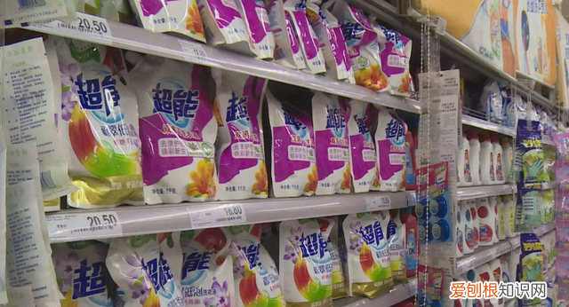 洗衣液出现刺鼻的气味,洗衣液散发气味有毒么