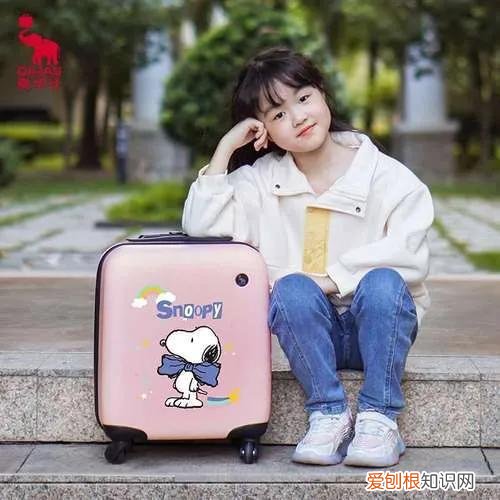 史努比联名专场,选你钟爱的潮包(爱华仕×史努比70周年联名款)